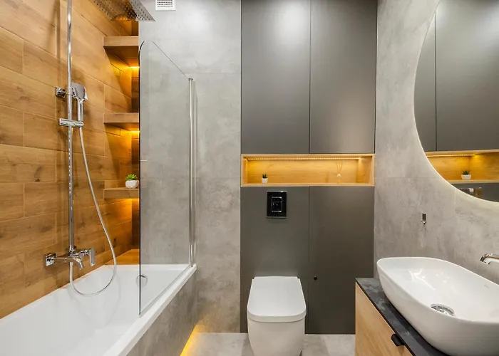 Wolczanska, Wanna, Expo דירה